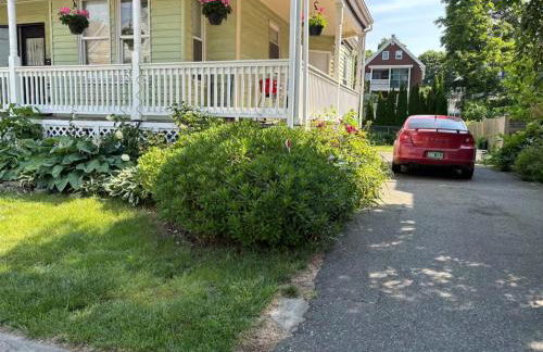 Boston Studio Apartment with Parking, next to Train or Buses, good Neighborhood - Foto 18