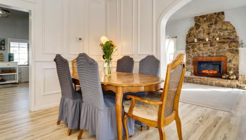 Dolorable Home with Yard - Walk to River! - Foto 2