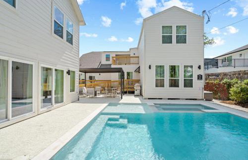 Gated Resort, 2 Homes, 9BR Ensuites, Slps27, Pool - Photo 5