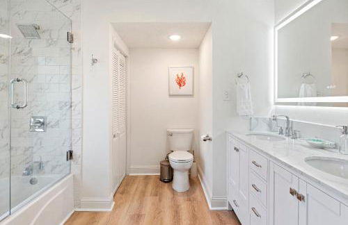 Mins to Casino & Beach Fire Pit Large Yard Decks - Foto 14