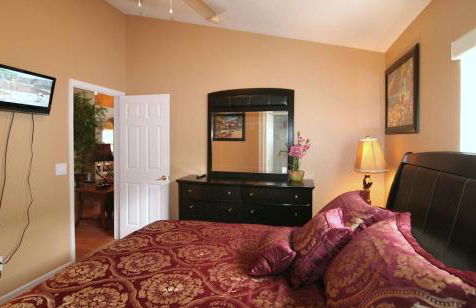 Emma Castle - private fenced home 3 miles to Disney - Foto 17