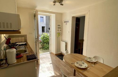 S19 Parking 1 chambre 1 à 2 personnes, facile d'acces A77, Nevers Magny Cours - Foto 9