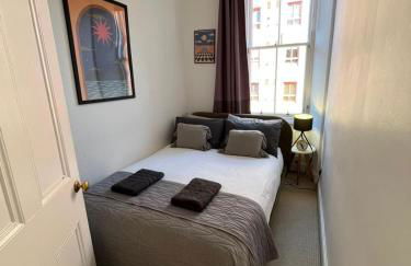 Bright 2 bedroom apartment near the meadows - Foto 12