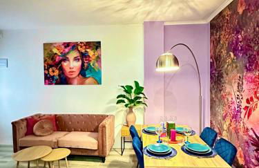 BOUTIQUE LUXURY City Center - Photo 2