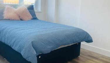 Newly Refubirshed House, Ideal for group Stay- 5 En-suite beds, close to Heathrow & 5 mins from Hayes Stn - Elizabeth Line - Foto 5