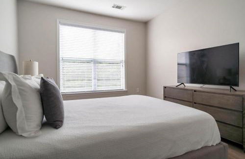 Landing Stunning 2BD Pool Courtyard - Foto 9