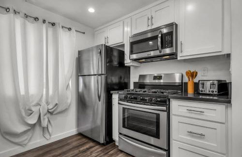 Modern 2 Levels One-Bedroom Retreat in central Location in Hollywood - Foto 12