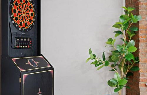 Cozy Southside Pitt home w/ Pool Table +Yard - Foto 28