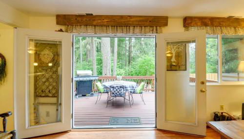 Hot Tub and Fireplace Peaceful Anderson Island Home - Foto 4