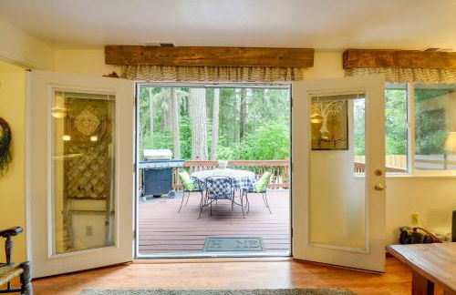 Hot Tub and Fireplace Peaceful Anderson Island Home - Foto 4