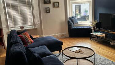 Taylor Close - Spacious Central Ferry Flat - Photo 3