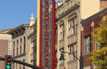 Winter living, Downtown 1BR Apt with kitchen and laundry, Near Convention Center and PPAC - Foto 35