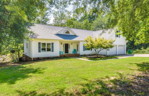 South Carolina Retreat with Fireplace and Lake Access! - Foto 34