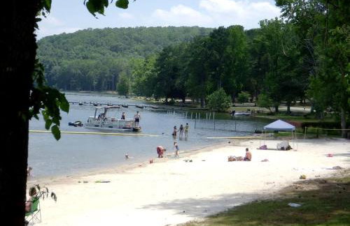 Hillbilly Chic Tiny House Near Nashville with WiFi, Kitchenette, Fire Pit & Trails - Foto 41