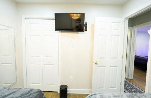 Modern Luxe Retreat -Heart of Chesterfield - Foto 35