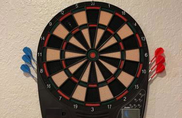 Tampa Private Large House, Game Room & Backyard - Sleeps 12, 4bdr, 3bth, Quiet Community, Near Everything in Tampa & St Pete - Foto 18