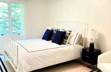 Amazing Southampton Home with Private Heated Pool - Foto 43