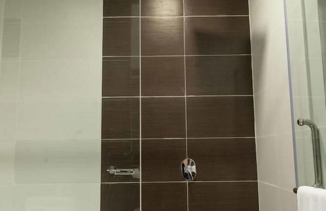 Encorp Marina Suites - Photo 32