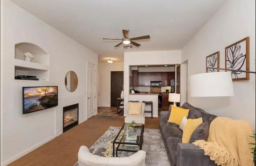 Luxury 1BR Suite Living Room, Patio, Fp & Kitchen, 12 pools -Legacy Villas - Photo 15