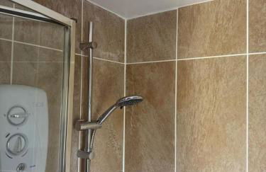 Thors Cave Cabin, Peak District - Photo 46