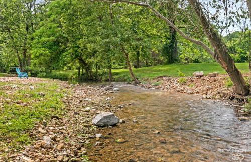 Creekside Oasis - 5BR Retreat with Pool & Hot Tub - Foto 41