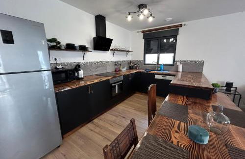 Paisible MAISON familiale - 4 Chambres - 2 SDB - terrasse et jardin - parking privé - Limoges - Foto 22