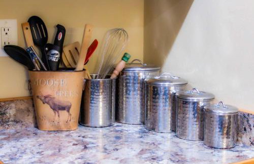 Stunning Salmon Riverfront Cabin - Foto 14