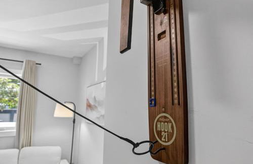 LUX Retreat Home with Yard - Foto 26