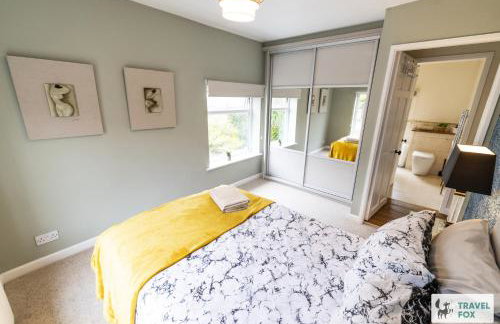 Smithy Bank Cottage - with free parking! - Photo 19