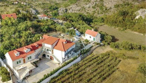 10 Bedroom Beautiful Home In Kucice - Foto 4