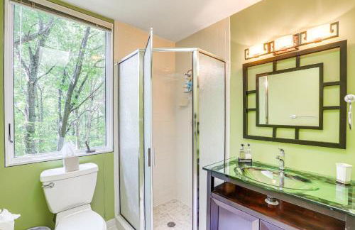 7 Mi to Dtwn Asheville Carriage House with Deck - Photo 18