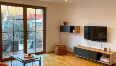 MaMa-Apartments - Haus Martina im Herzen der Rhön - 3 einzelbuchbare moderne Wohnungen für 2-8 Personen, Terrasse, Balkon, Garten, Ski und E-Bike Keller, Lounge, freies Wlan, familienfreundlich - Foto 2