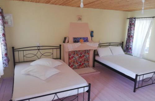 North Evia Kiki's house - Photo 2