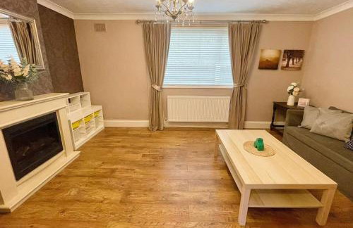 Detached 3-Bedroom House, Durham - Photo 1