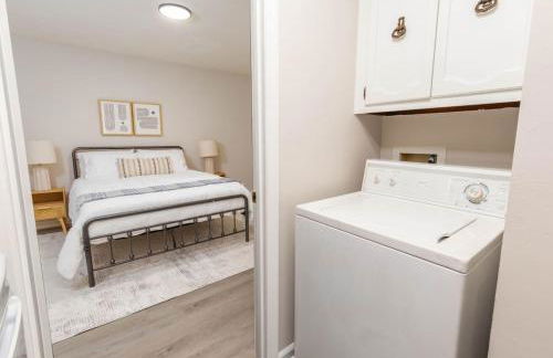 Comfy and Convenient Duplex - Foto 10