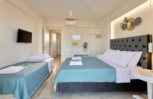 New cozy apartments in Crete Coast with pool and dining area - Photo 14
