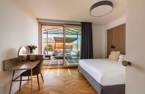 Roma Luxury Apartment - Photo 2