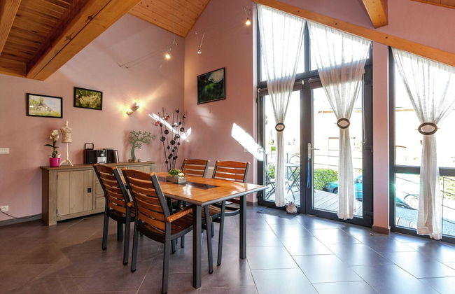 La Roche Cozy Forest Escape - Photo 12