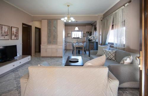 Sunrise Suite Olympiada - Luxury Beachfront Escape - Photo 7