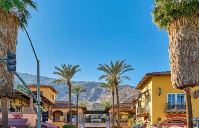 Cozy Condo w Heated Pool 1 Hr to Joshua Tree NP - Foto 17