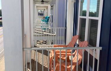 Downtown, Bay Views, Fish Market, and Blue Angels! - Foto 23