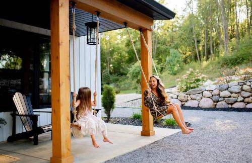 Luxury Barndo with Hot Tub, Indoor Sports Court, Private Acreage, and Near Notre Dame - Foto 24