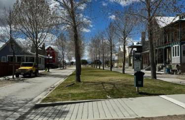 Dogs OK! Prime Home Base minutes to Downtown and Trails - Foto 56