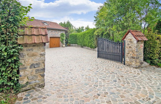 Charming Stay Near Forests - Photo 22