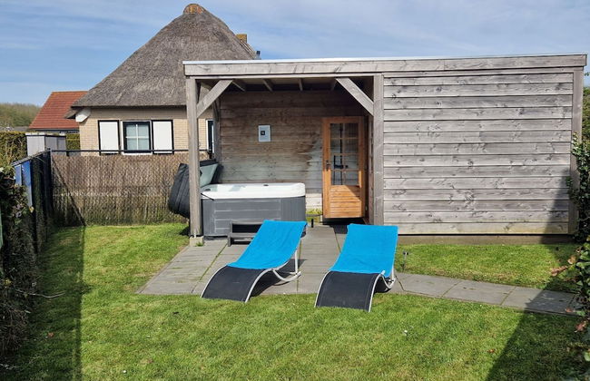 Nice Holiday Home with Sauna & Hot Tub near Wadden Sea - Foto 36