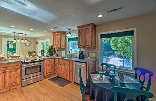 Riverside Hide-A-Way with Patio, BBQ, Fishing Pier - Foto 10