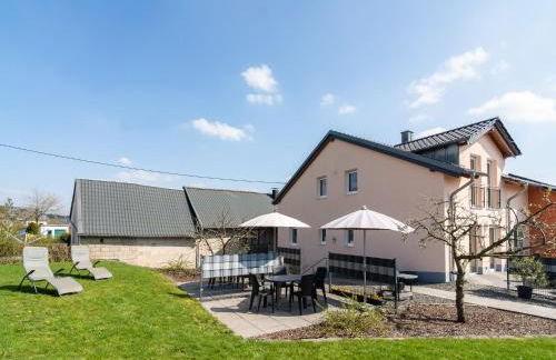 Dreamy Holiday Home in Ellscheid With Terrace - Foto 4