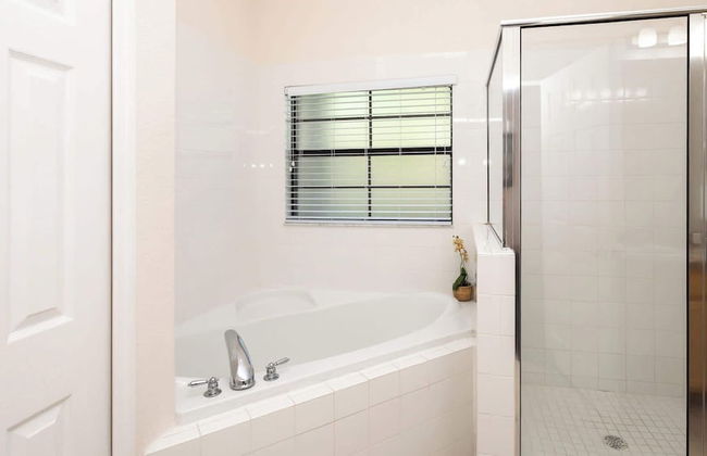 Tropical 2 BDR Condo in Brand New Resort Community - Foto 18