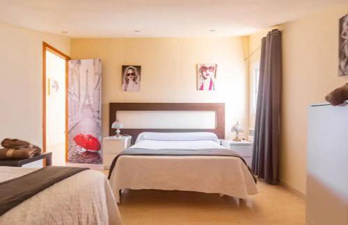 Villa Sitges Ilusión 15 minutes by car from Sitges Sleeps 16 people XXL swimming pool - Foto 47