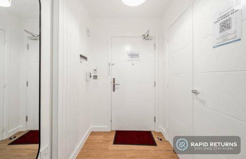 BRAND NEW! Modern & Spacious Serviced Apartments With FREE Parking & Gym by Rapid Returns - Professional Host - Foto 74